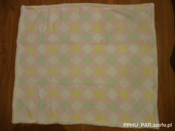 pastelowy kocyk dla niemowlaka