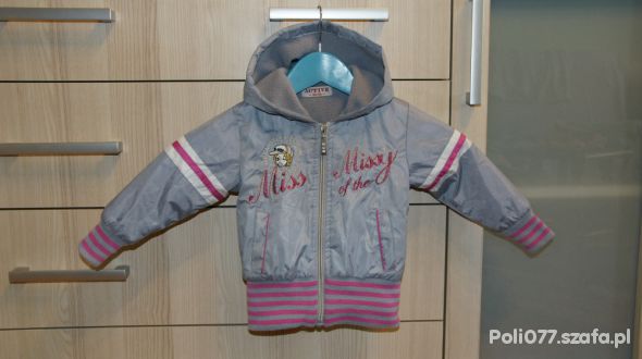 śliczna kurtka stan idealny