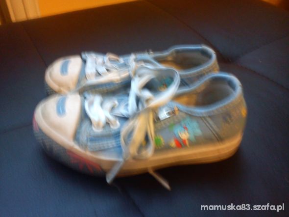 błękitne trampki 25