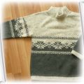 Wełniany sweterek