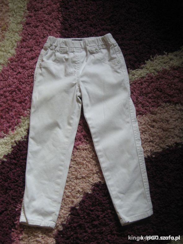 biale tregginsy rurki jeansy 104