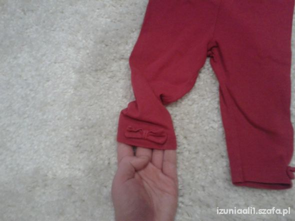 Czerwone legginsy z kokardkami