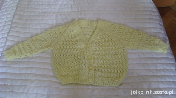 Żółciutki sweterek