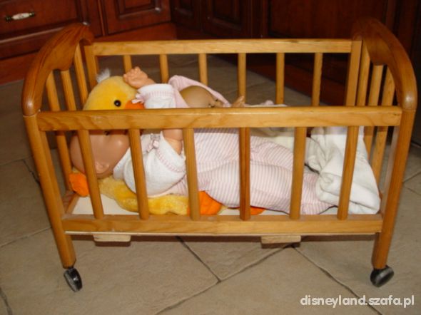 duże łóżeczko i lalka interaktywna simba
