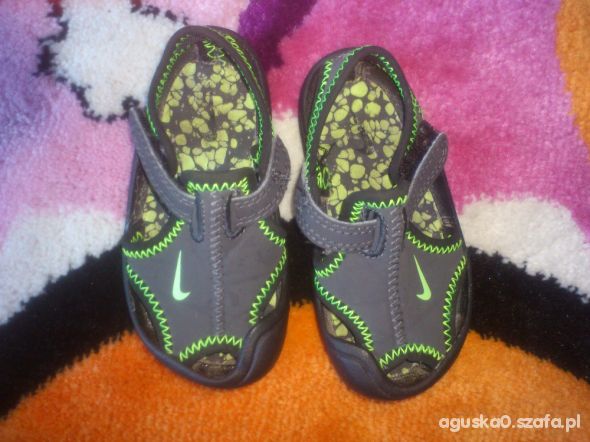 Sandałki szaro zielone Nike