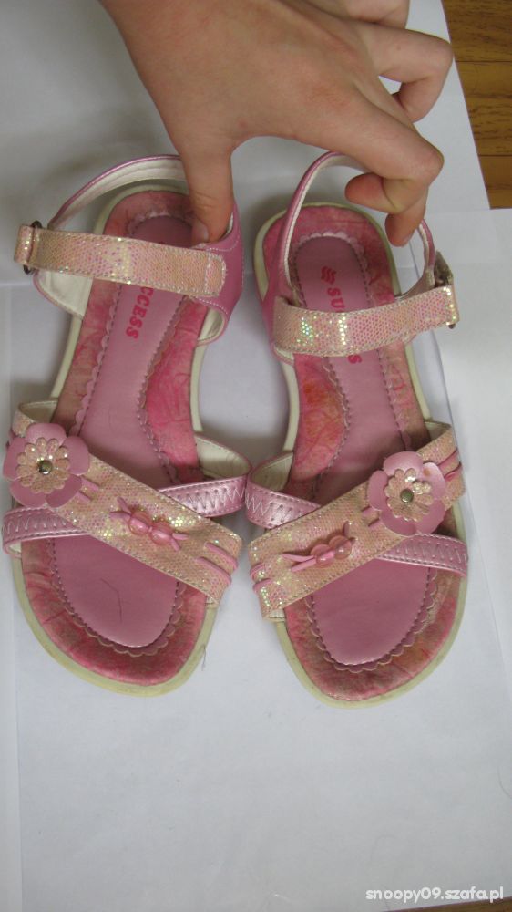 Różowe sandały sandałki 34