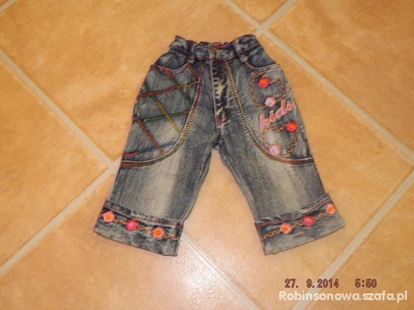 spodnie jeans ozdabiane kwiatkami 104