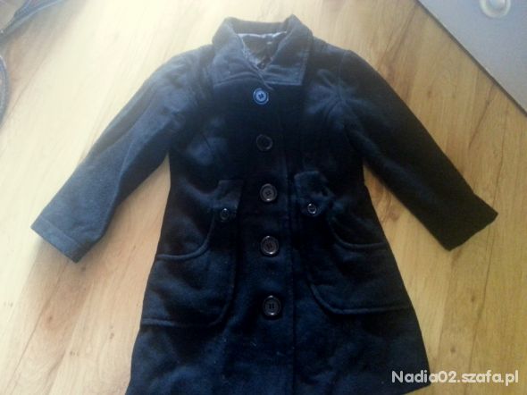 czarny płaszcz 4 5 lat