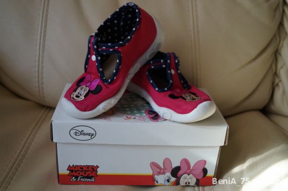 super buty z Myszką Minnie dla dziewczynki 27