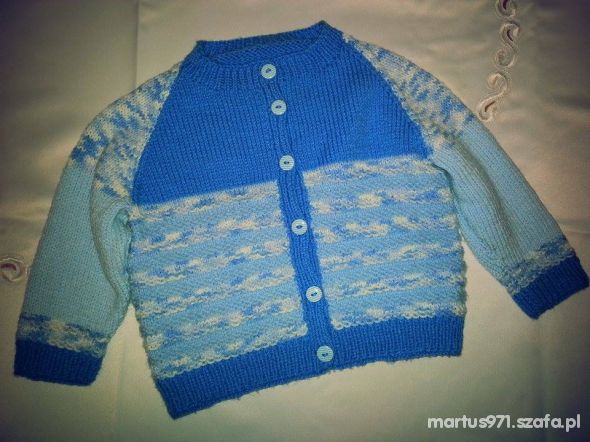 sweterek niebieski ręcznie robiony