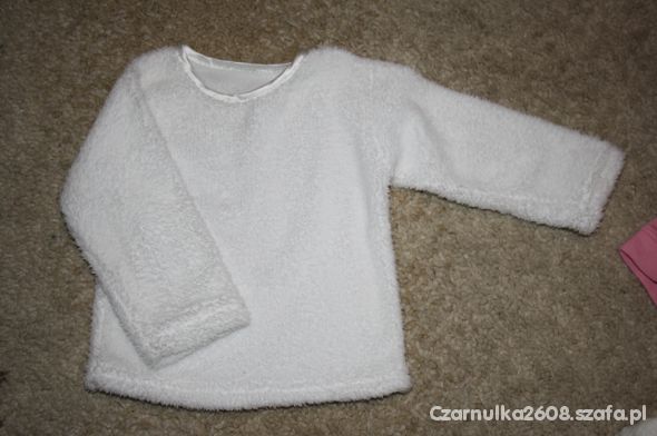 Biały miękki sweterek