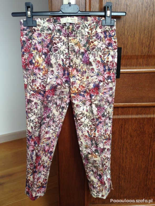 Nowe spodnie w kwiatowy wzór Zara 9 10 lat 140