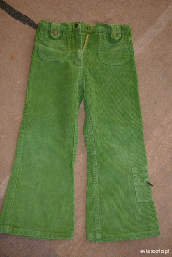 Spodnie zielone sztruksowe 104