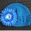 chabrowa niebieska czapka z kwiatem dla dziewczynk