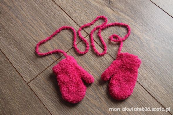 Różowe ciepłe rękawiczki