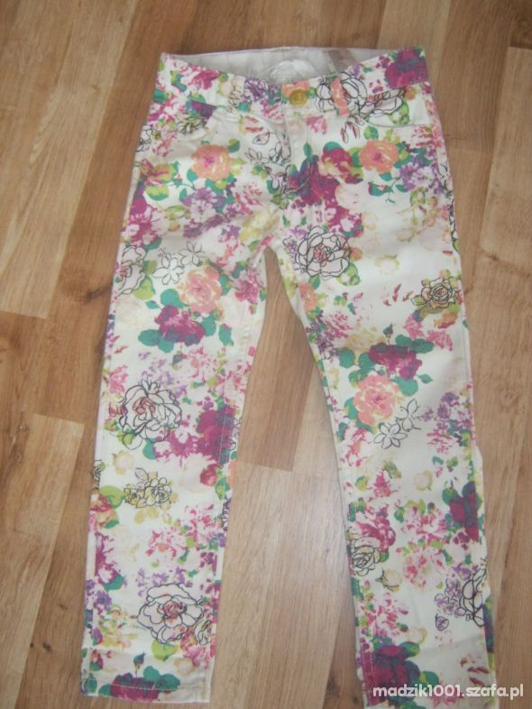 Spodnie w kwiaty Gratis