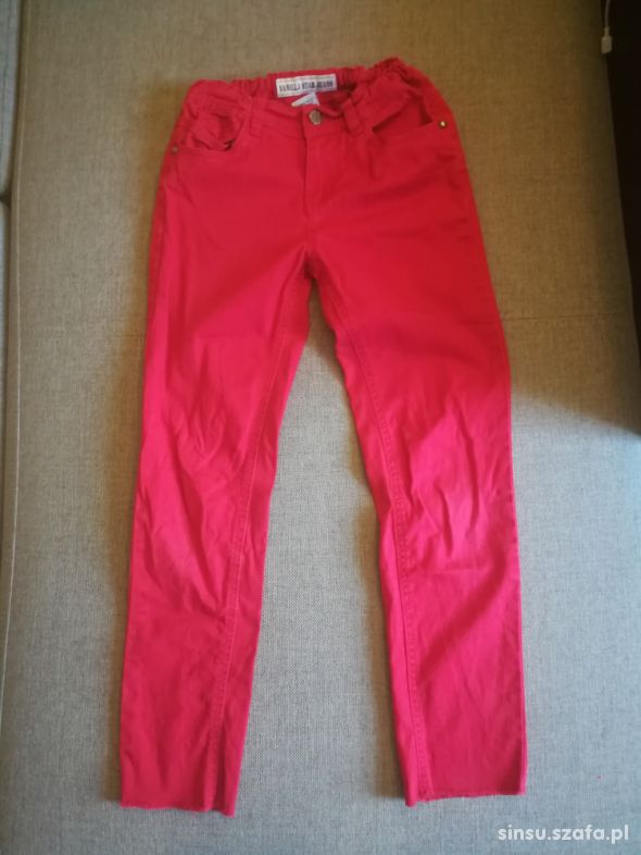 Czerwone jeansy dla dziewczynki 140